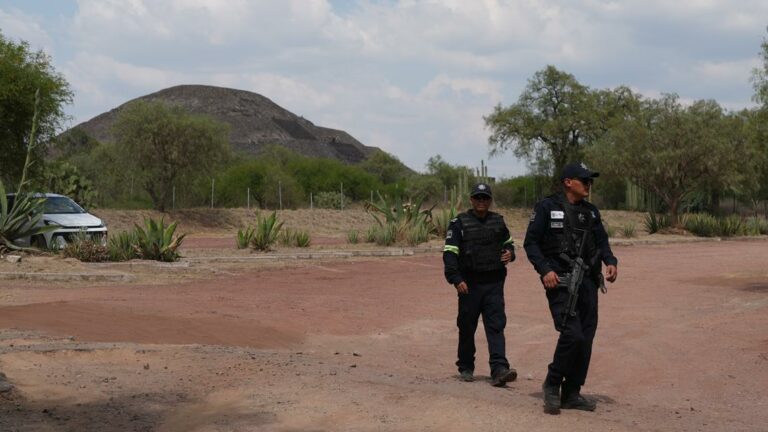 Tragedy at Mexican Pyramids: Gunman Attacks Tourists, Claims Life of Canadian Visitor