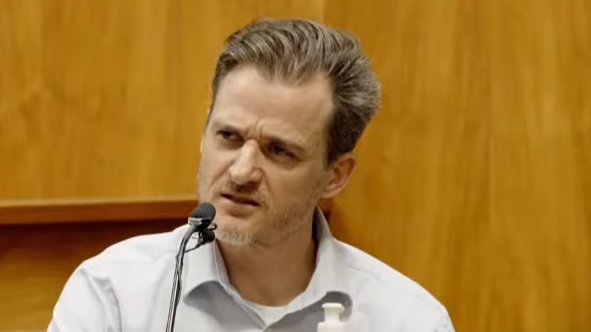 Hawaii cliff push doctor asked awkward sex and affair questions