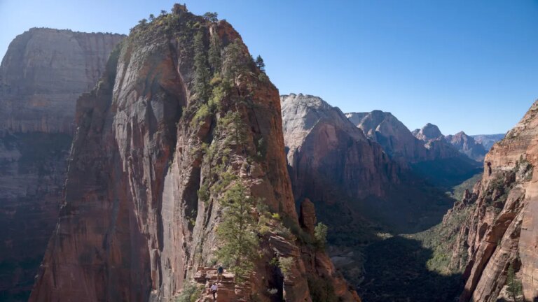 Tragic Incident at Zion National Park: Hiker Identified and Trail Temporarily Closed Following Fatal Fall