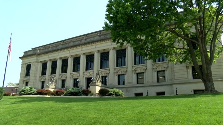 Illinois Legislators Propel Series of Bills Forward as Chamber Deadline Looms