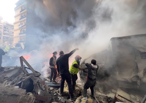 Iran closes Strait of Hormuz again, threatening ceasefire