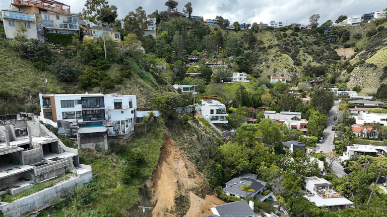 Elite Burglary Gangs Target Affluent Neighborhoods: Veteran Officer Reveals Their Strategic Tactics