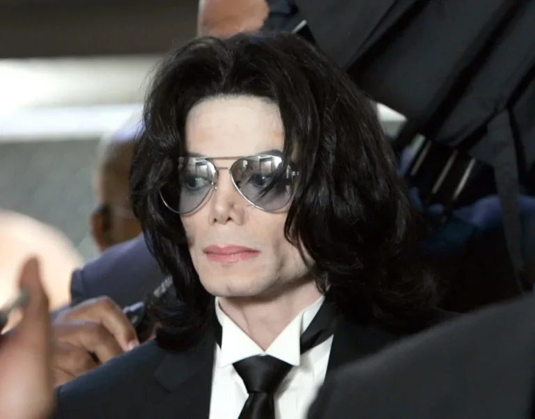 Unveiling the Unusual: Why Michael Jackson Surrounded Himself with Mannequin ‘Friends