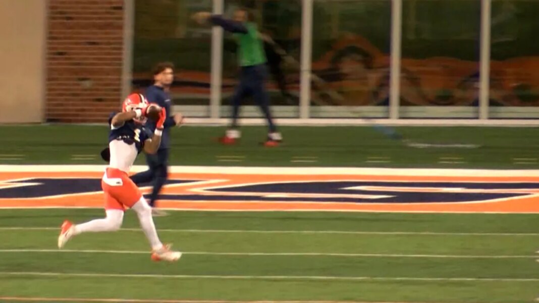 New Illini wideout leaning on experience