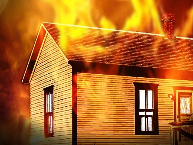 Niantic man accused of setting his house on fire