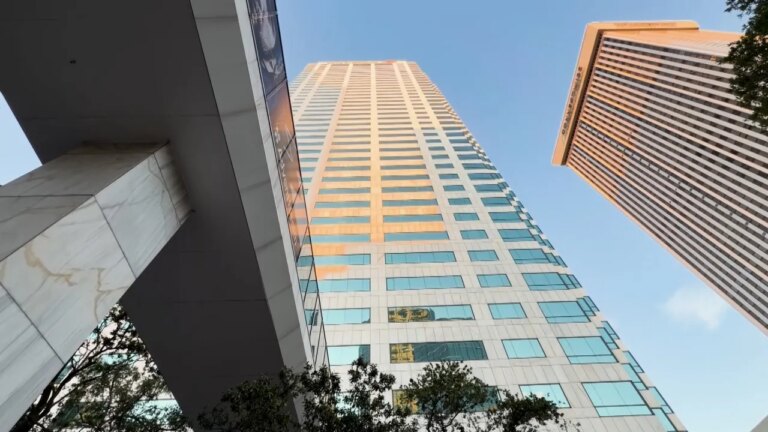 Climbing for a Cause: 700+ Participants Scale 42 Flights in Tampa to Raise Lung Disease Awareness