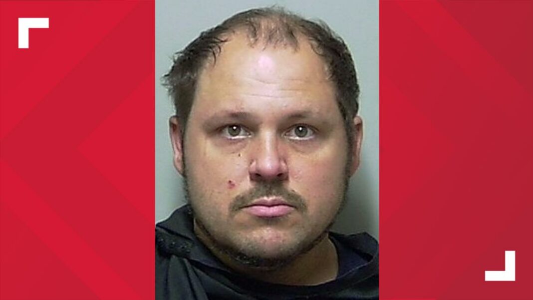 Putnam County man accused of abandoning newborn kittens to die in trash