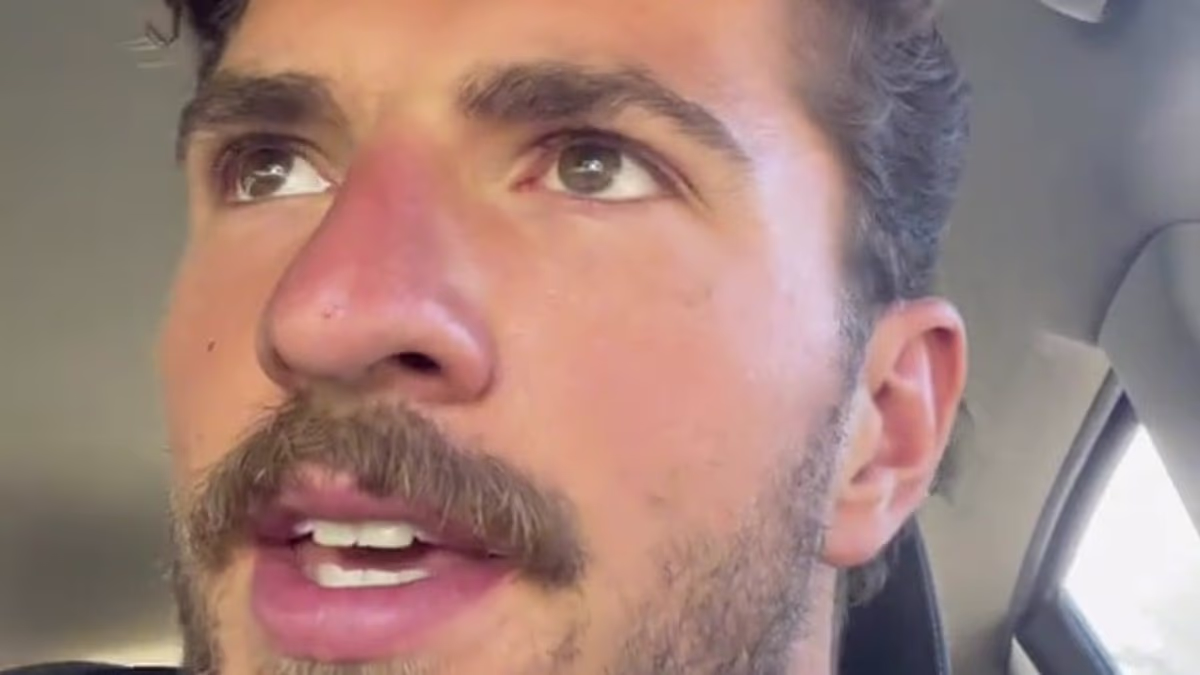 Reiss made a video asking if anyone had a spare room to rent... and Aussie women are losing their minds