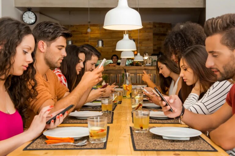 Dine Distraction-Free: Why Restaurants Are Saying No to Phones at the Table