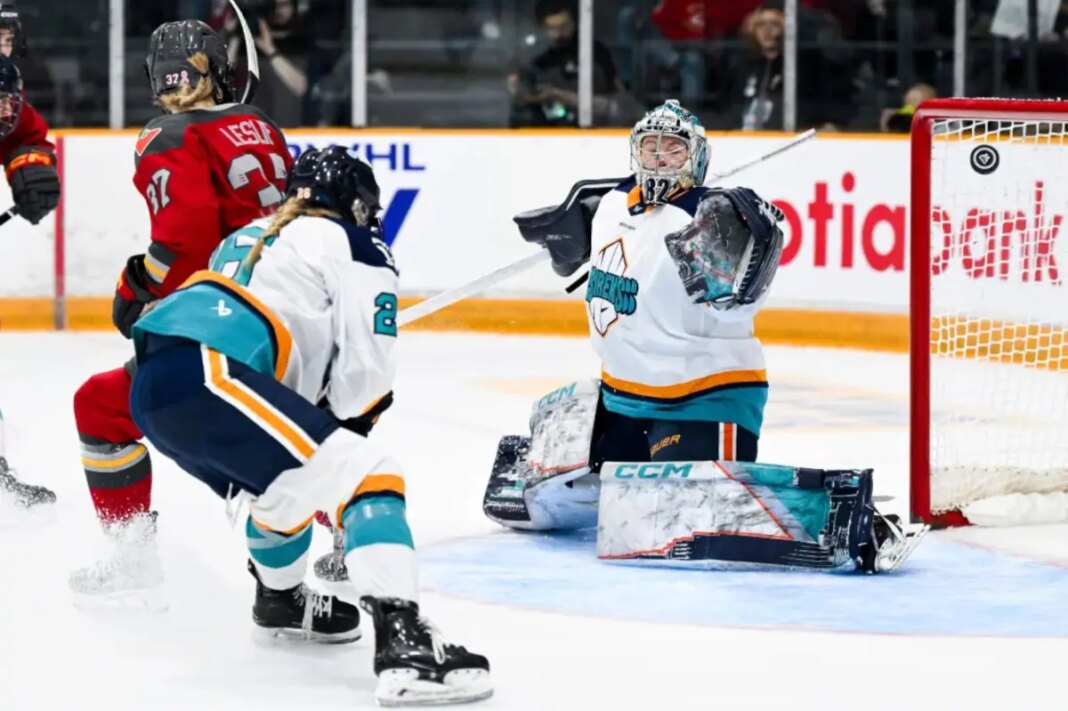 Sirens' road woes continue in loss to Charge as playoff hopes fade