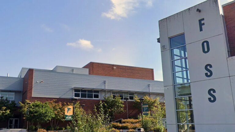 Students Injured in Stabbing Incident at Washington State High School; Police Address Chaotic Situation