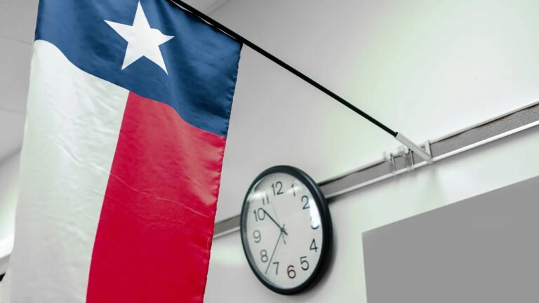 Texas Substitute Teacher Faces Allegations of Inappropriate Relationship with Student, Raising Concerns Among Parents