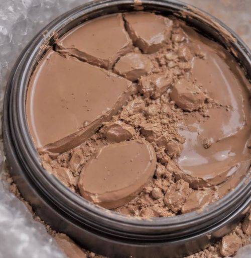 A photo of a cream bronzer which Tanielle Jai believes to have been AI-altered.