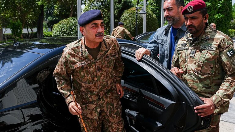 Unveiling Pakistan’s Power Player: Meet Asim Munir, Trump’s Trusted Army Chief with Deep Intelligence Roots