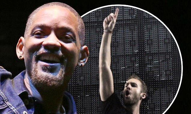 Will Smith surprises Calvin Harris fans by introducing him at fest
