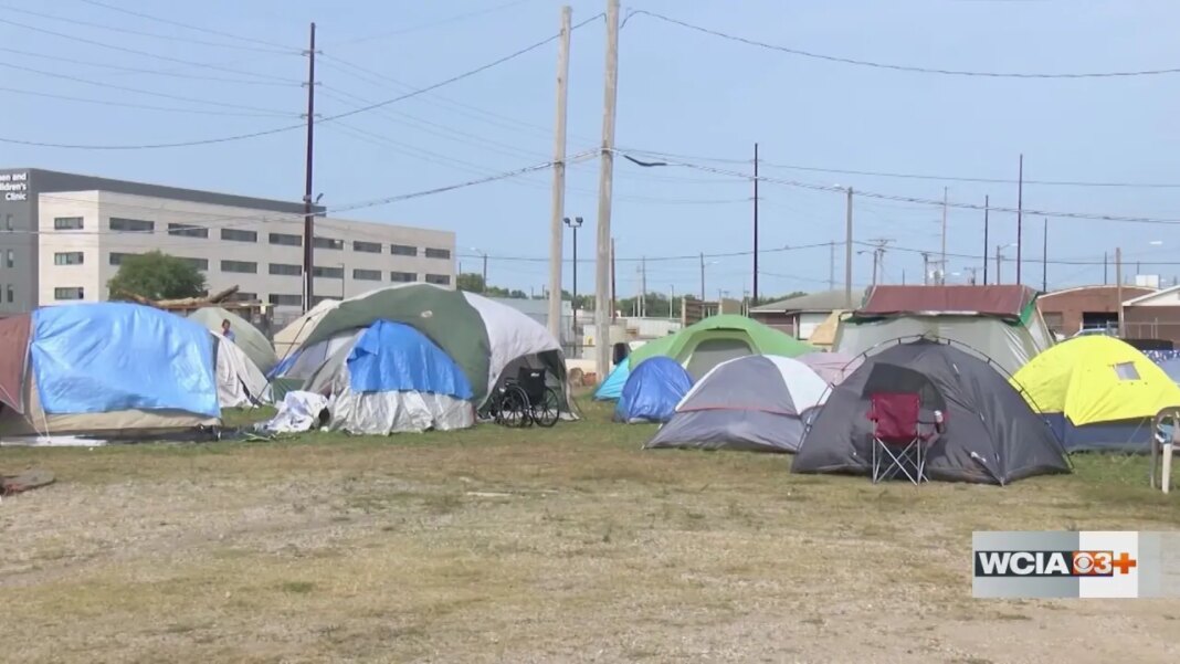 ‘It’s important we recognize people’s right to have a safe place to sleep at night’: Illinois bill could change homelessness enforcement