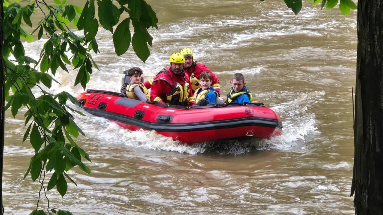 28 Boy Scouts Successfully Rescued from Rapid Floodwaters During West Virginia River Expedition