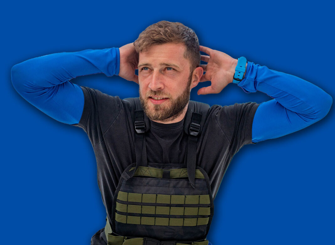 6 Exercises That Strengthen Your Abs During Your Walking Workout After 50