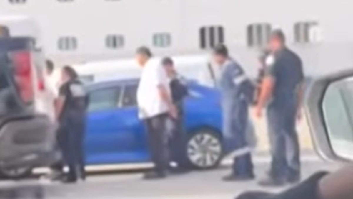 Agents seize crew from Disney cruise ship in San Diego