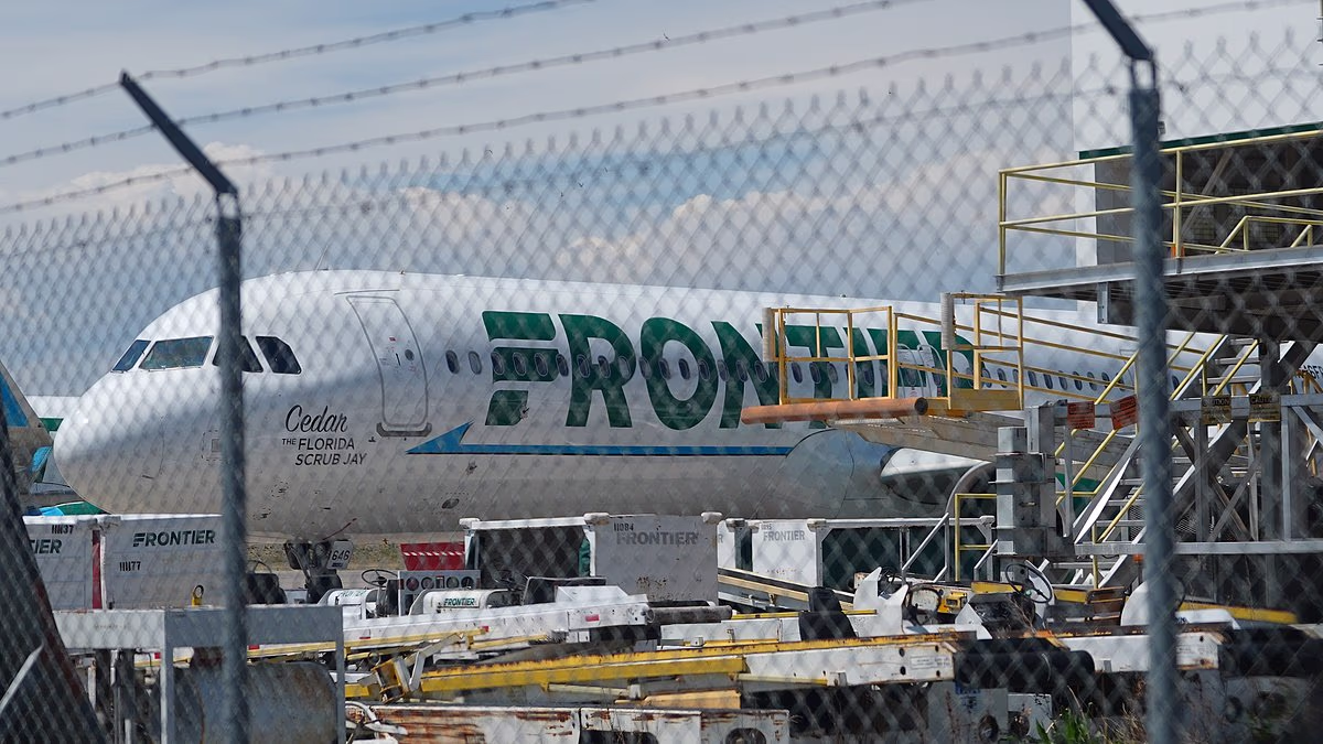 Air traffic controller's audio revealed after person is hit by plane
