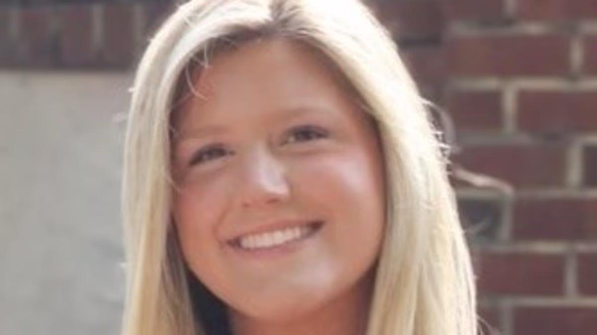 Alabama man charged with manslaughter after shooting son's girlfriend