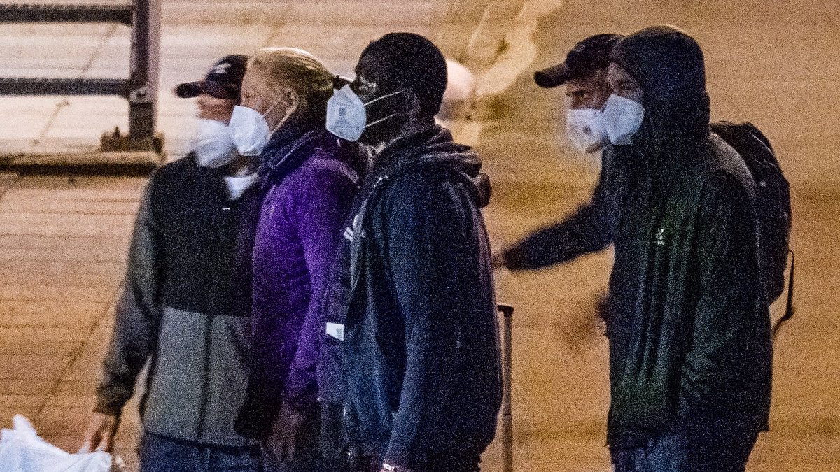 Australians rescued from hantavirus-riddled cruise liner will wear full PPE on the flight to quarantine facility