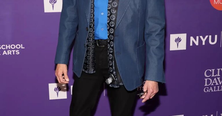 Barry Manilow Opens Up About His Cosmetic Surgery Choices