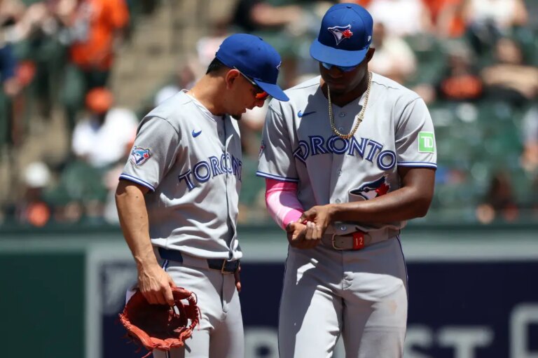 Shocking Moment: Blue Jays’ Jesus Sanchez Struck by Fan’s Thrown Ball – What Happened Next?