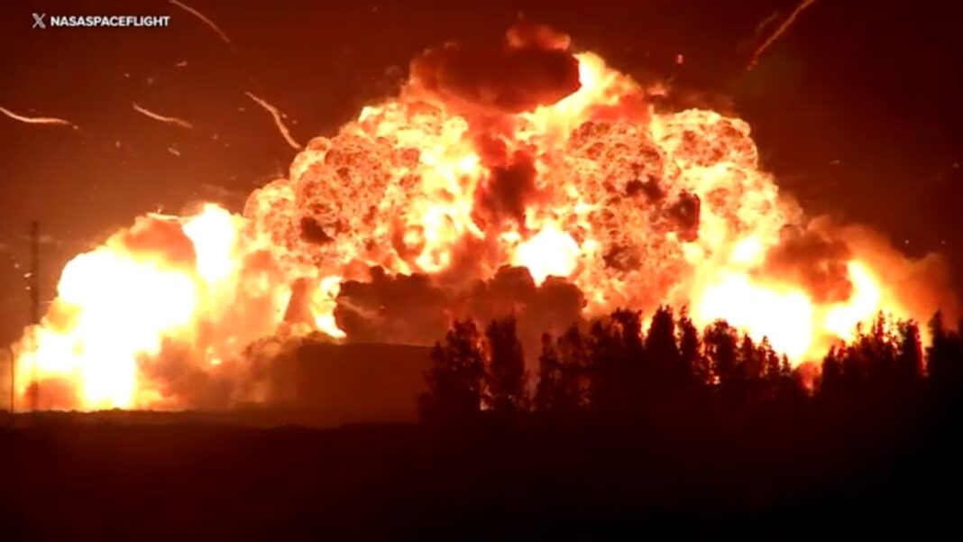 Blue Origin New Glenn Rocket apparently explodes during static fire test in Florida