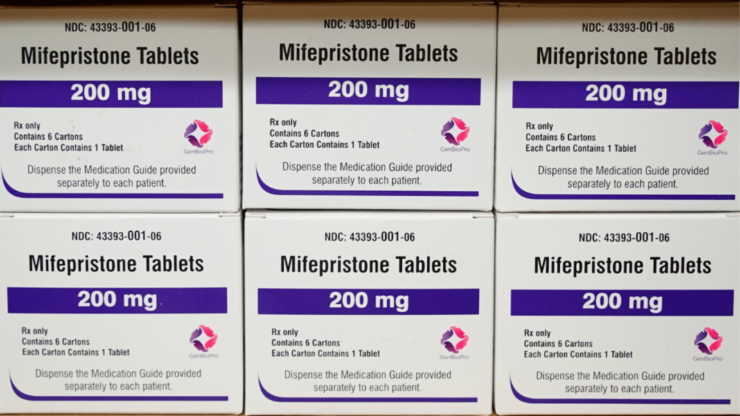 Chicago Abortion Fund, Planned Parenthood Illinois react after court restricts abortion access, blocks mailing of Mifepristone