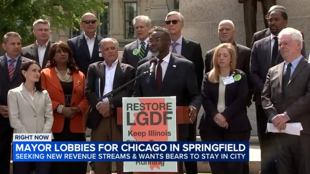 Chicago Bears news: Mayor Brandon Johnson makes final push to keep NFL team at Soldier Field during Springfield trip