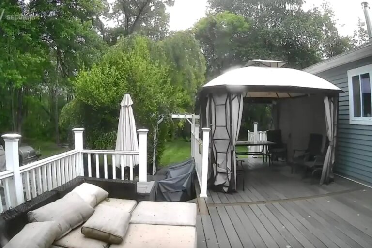 New England Residents Stunned by Meteor Fireball: Double Boom Shakes Homes!