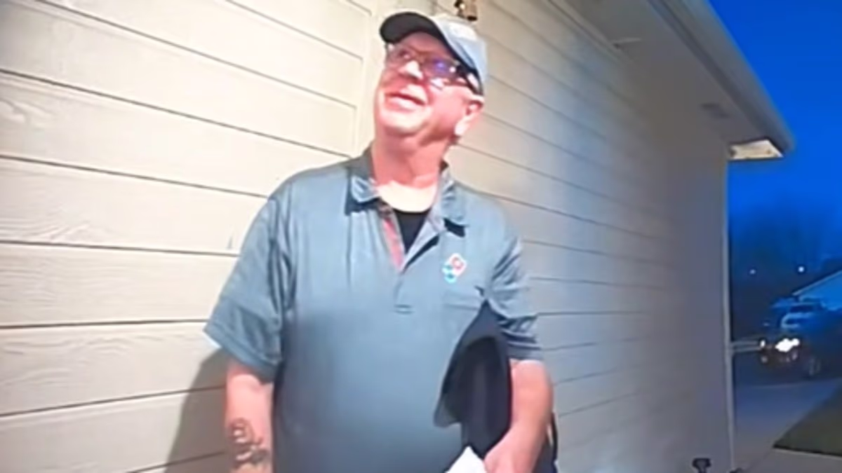 Elderly pizza delivery driver retires after earning $170k tip