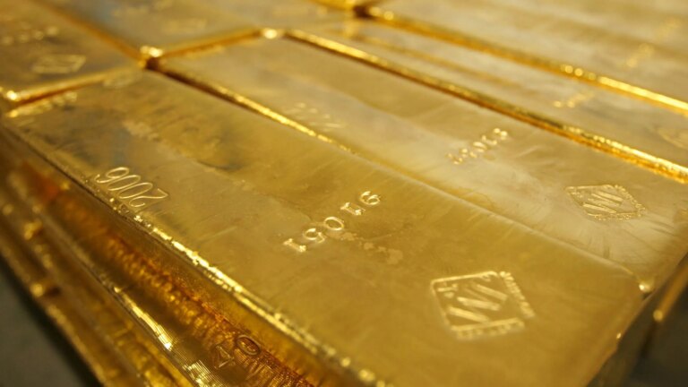 Federal Authorities Confiscate $40M in Gold, Cash, and Luxury Items from Ex-CIA Officer Impersonating Navy Pilot
