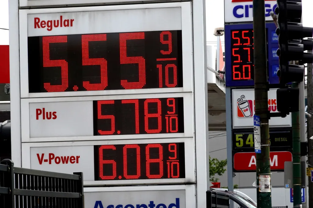 First Central Illinois gas stations selling at $5 per gallon, GasBuddy reports