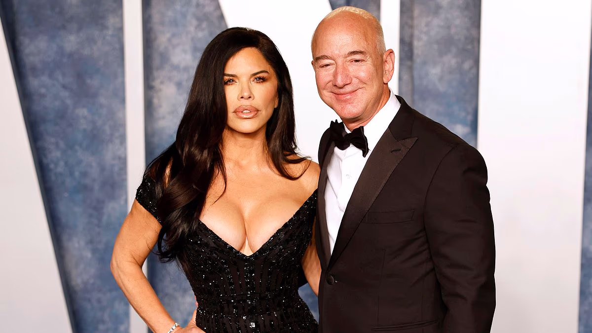 Jeff Bezos and Lauren Sanchez 'paid $10m to cozy up to Anna Wintour'
