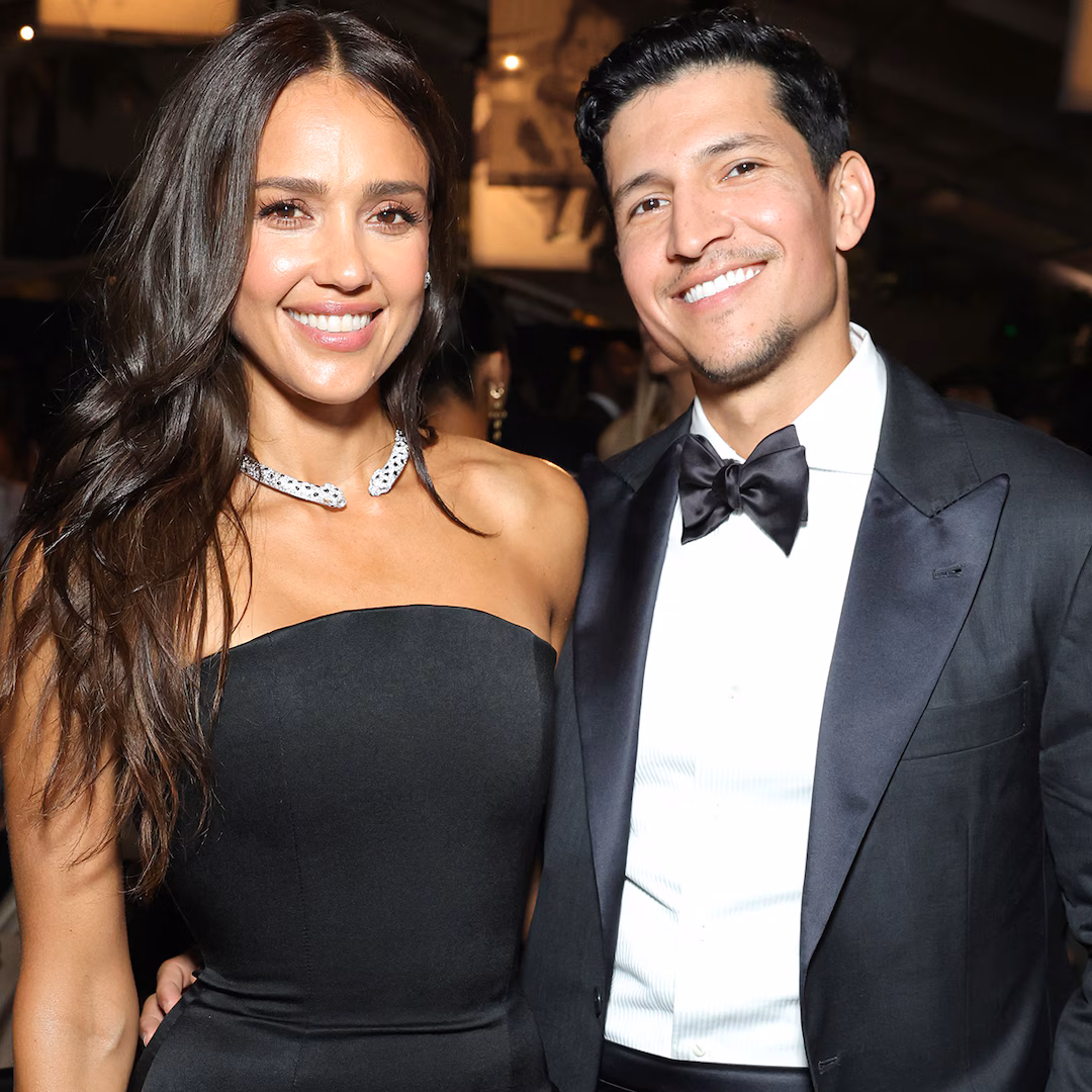 Jessica Alba & Danny Ramirez Enjoy Steamy Beach Date in Miami
