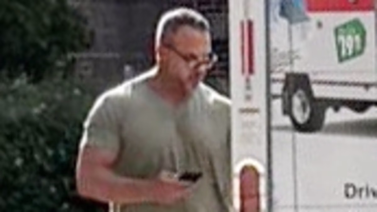 Married ex-police chief seen MOVING OUT of condo after 'affair' rumors