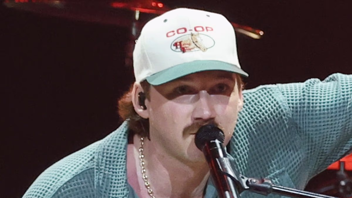 Morgan Wallen suffers onstage meltdown as he FLIPS piano mid-concert