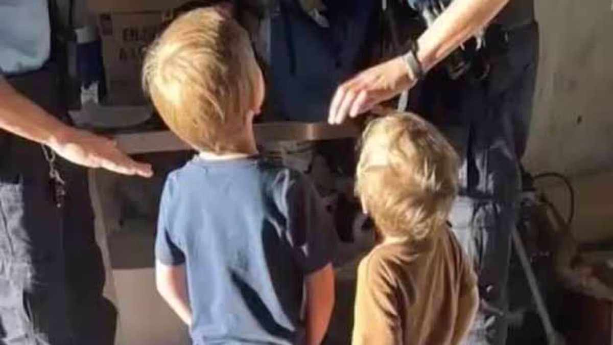 Parents abandon blindfolded brothers in Portuguese woods