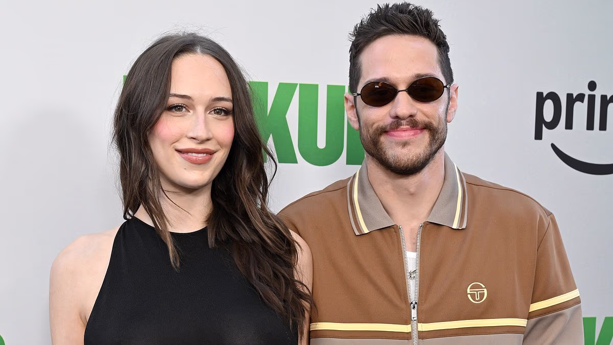 Pete Davidson's ex Elsie Hewitt claims she is raising daughter