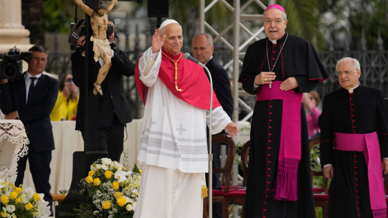 Pope Leo Calls for Peace and Unity During Pompeii Anniversary Visit