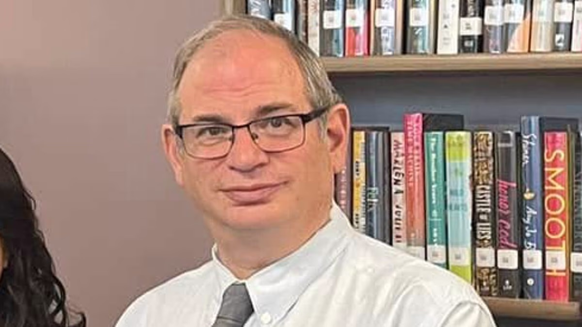 Principal accused of sex abuse to get charges 'DROPPED if he retires'