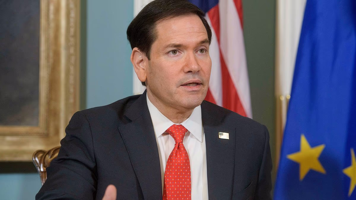 Secretary of State Marco Rubio stuns as he seizes control of DJ DECKS