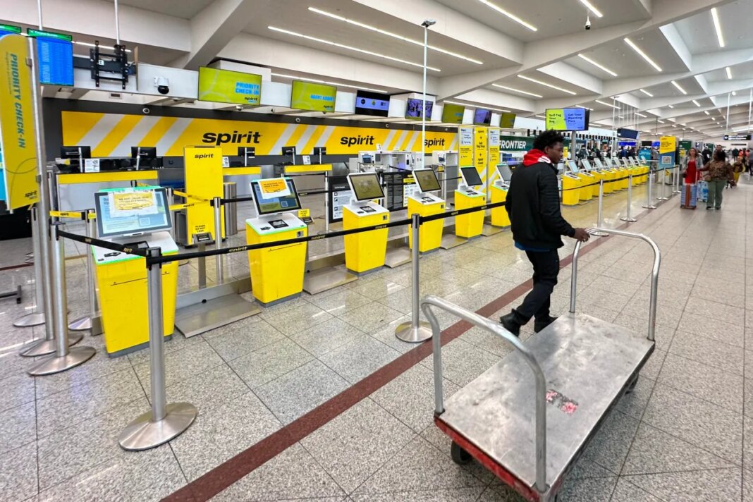 Spirit Airlines goes out of business after 34 years, ending operations immediately