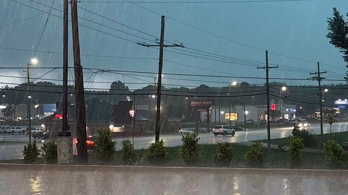 Tornado causes major damage in Mississippi as roofs are torn off