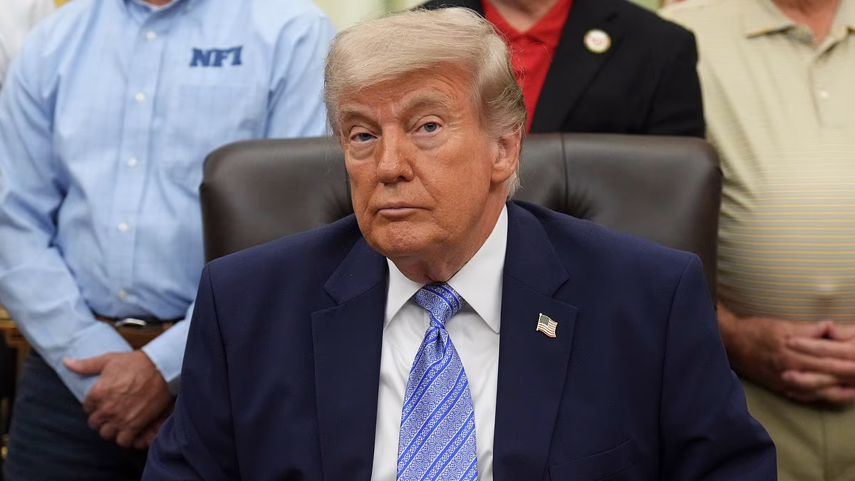 Trump LOSES his party as crisis summit scrapped over $1.8b fund