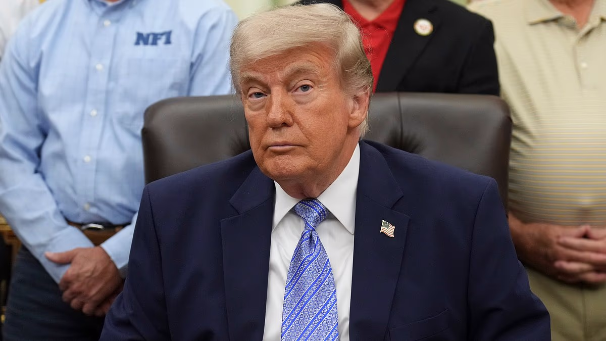 Trump explodes at Republicans for threatening his 'slush fund'