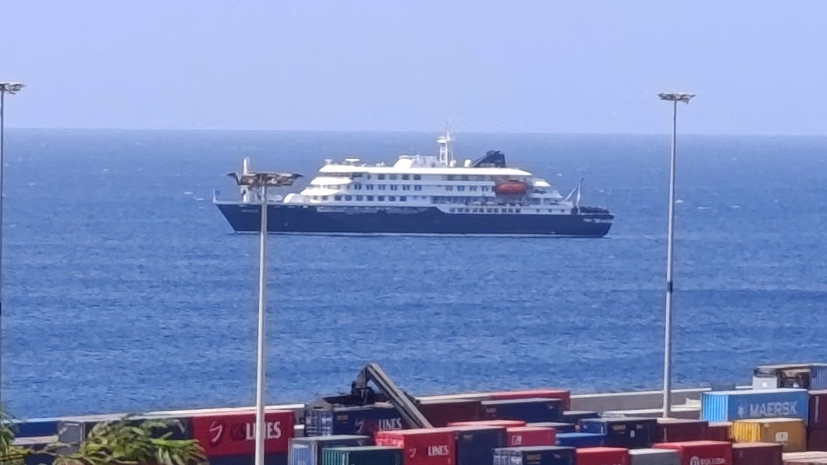 US sends evacuation flight to 17 Americans on hantavirus cruise