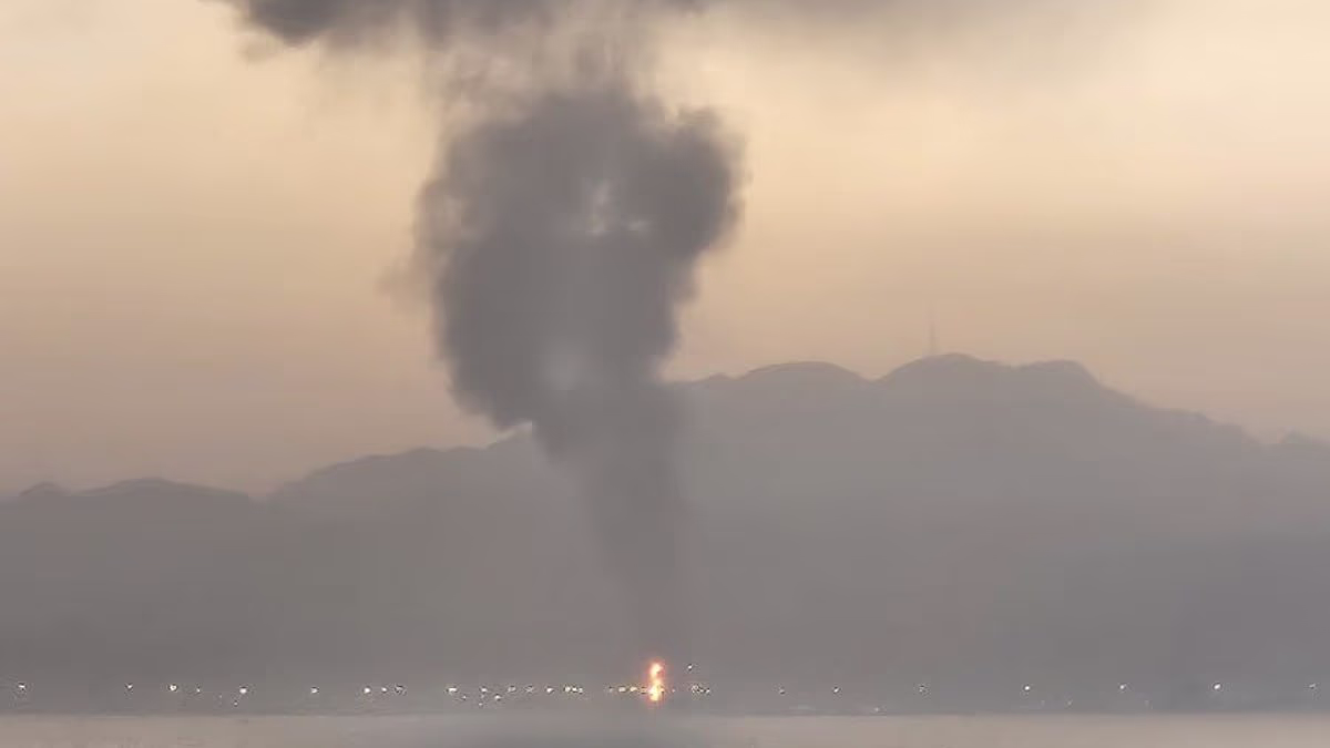 US strikes crucial Iran oil port in retaliation for attack on Navy